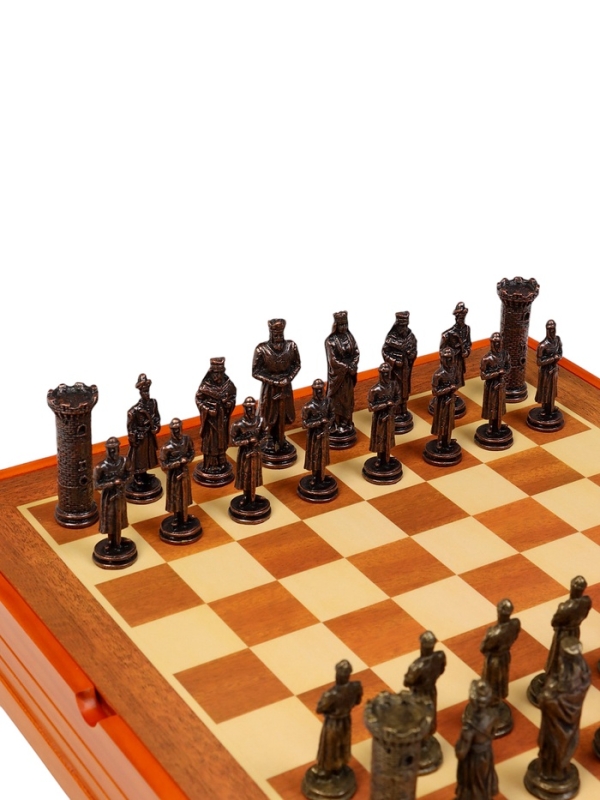 Шахматы "Крестовый поход", настольная игра, 36 х 36 см, король h-8 см, пешка h-6 см