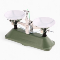 Весы лабораторные, с набором гирь 200 г. Весы лабораторные, с набором гирь 200 г.