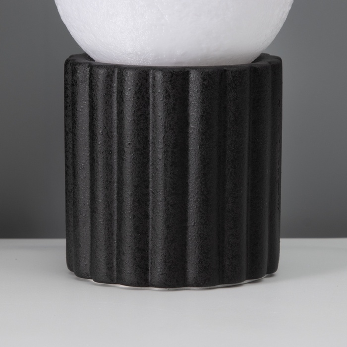 Лампа настольная "Луна"LED 1х40Вт Е27 черный 11х11х21см