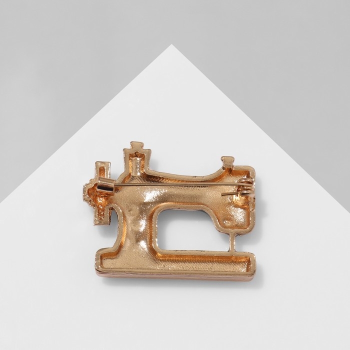 Брошь &laquo;Швейная машина&raquo; с мотком ниток, цвет чёрно-белый в золоте