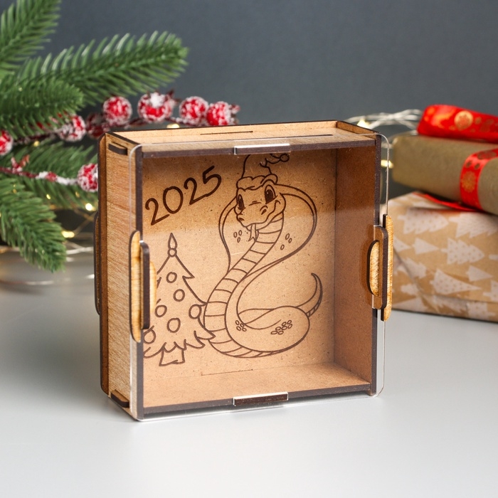 Новогодняя копилка с акрилом Новогодняя копилка с акрилом "Змея. Кобра у ёлки" 12х12х4 см