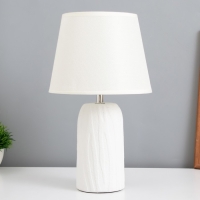 Лампа настольная "Бию" 1х40Вт Е14 белый 20х20х34см Лампа настольная "Бию" 1х40Вт Е14 белый 20х20х34см