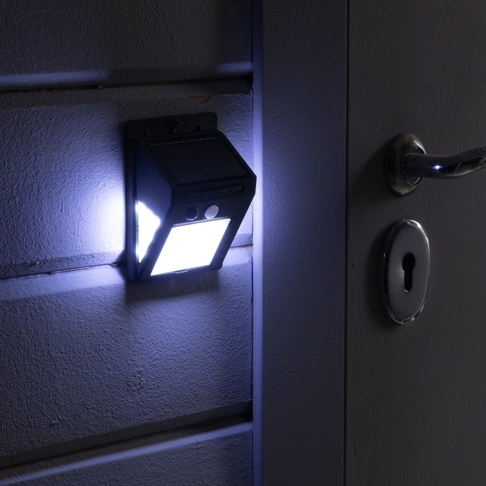 Садовый светильник на солнечной батарее с датчиком движения, накладной, 9.5 &times; 13 &times; 5 см, 30 LED, свечение белое