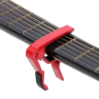 Каподастр для гитары Music Life, красный Каподастр для гитары Music Life, красный