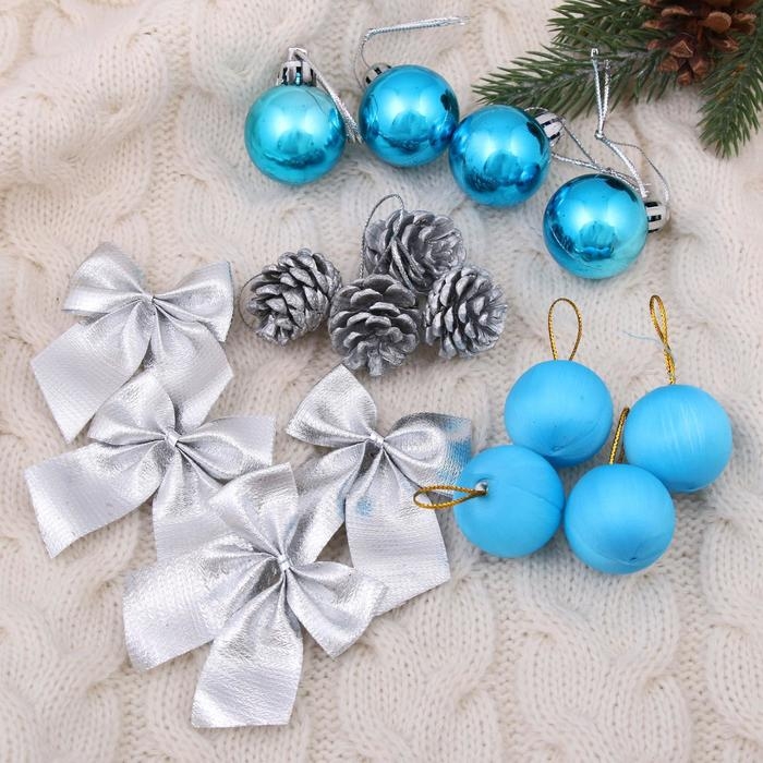 Набор украшений пластик 16 шт Набор украшений пластик 16 шт "Карнавал" (4 бантика,4 шишки,8 шаров) серебро, голубой