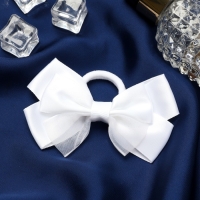 Резинка для волос бант "Школьница" блеск галант, 8х4 см, белый Резинка для волос бант "Школьница" блеск галант, 8х4 см, белый