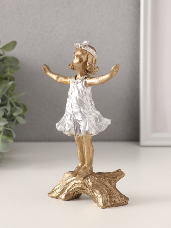 Сувенир полистоун "Малышка - счастливое детство" бронза с серебром 9,5х4,5х16 см