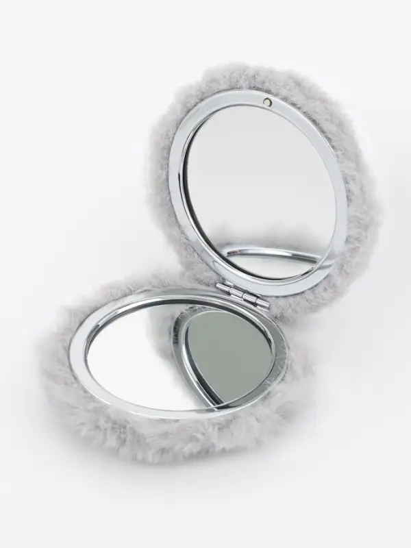 Зеркало складное &laquo;Мех&raquo;, d=8 см, с увеличением, с искусственным мехом, серое