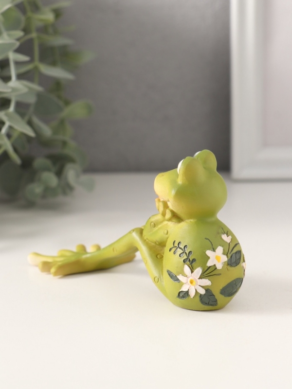 Сувенир полистоун "Лягушонок - что же будет?" 15,5х6х7 см