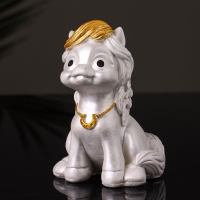 Статуэтка "Пони с подковой" 8х5х5 см, перламутр Статуэтка "Пони с подковой" 8х5х5 см, перламутр