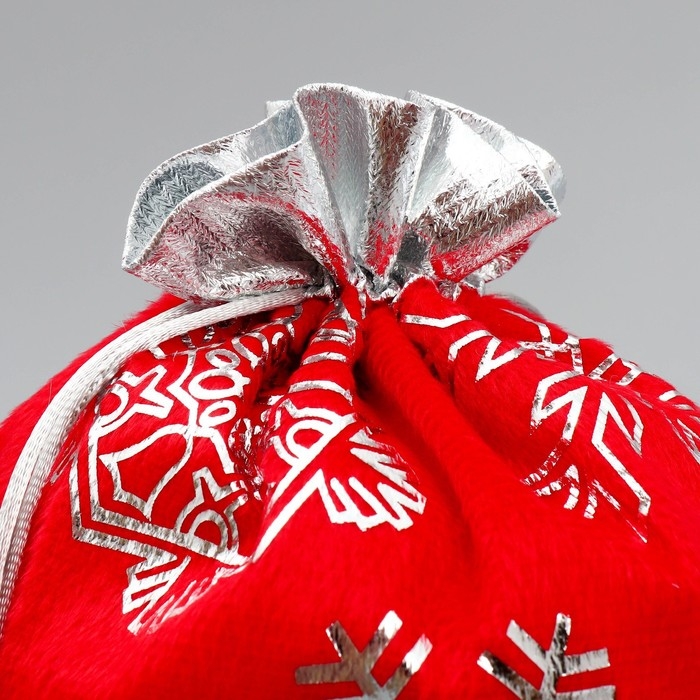 Мешочек подарочный плюш &laquo;Спешу к тебе&raquo;, снежинки, тиснение, 20 х 30 см +/- 1.5 см