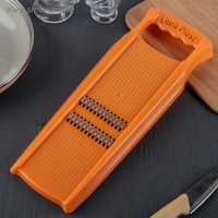 Тёрка для корейской моркови, 33&times;12 см, с широкой ручкой, цвет оранжевый