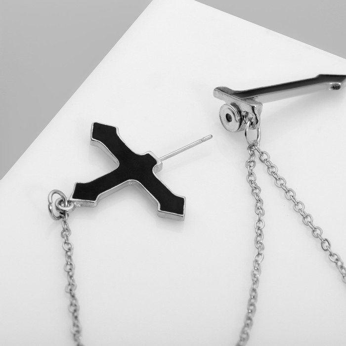 Серьга &laquo;Кафф&raquo; готический крест, цвет чёрный в серебре