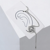 Серьга &laquo;Кафф&raquo; планета, цвет белый в серебре