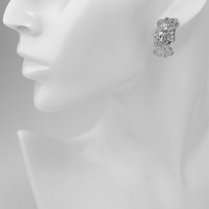 Серьги со стразами &laquo;Бесконечность&raquo; полусфера, цвет белый в серебре