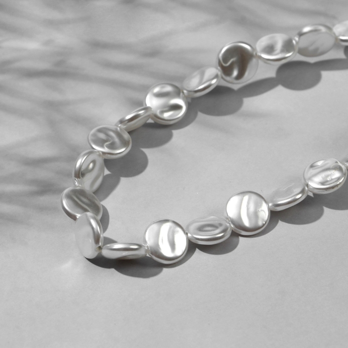 Бусины пластиковые на нити &laquo;Жемчуг&raquo; лепёшка 1&times;1&times;0,4 см, (набор 10 г), цвет белый