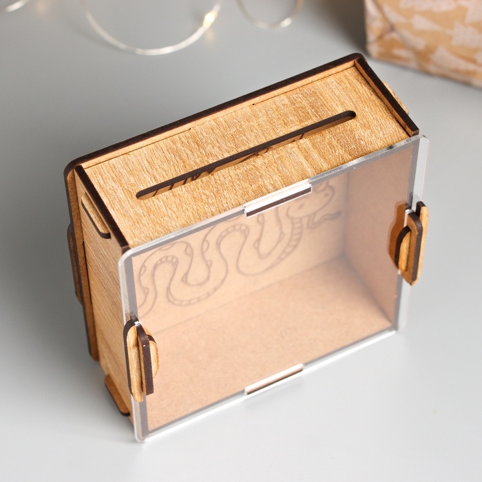 Новогодняя копилка с акрилом Новогодняя копилка с акрилом "Змея. С Новым годом" 12х12х4 см