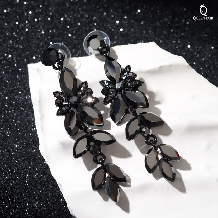 Серьги висячие со стразами &laquo;Ажур&raquo; весеннее настроение, цвет чёрный, 7см