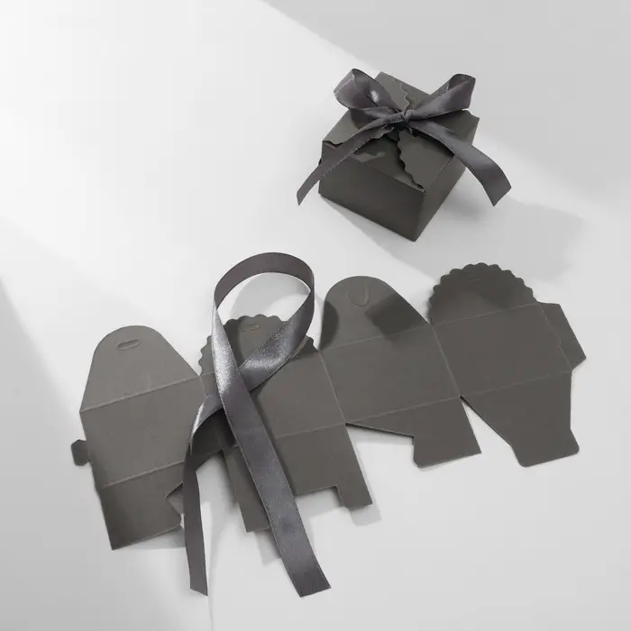 Коробочка подарочная складная &laquo;Сюрприз&raquo; 6&times;6&times;4.5, серый