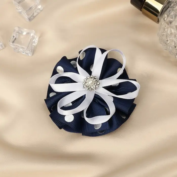 Резинка для волос бант &laquo;Школьница&raquo;, горошек и ленточка, d=7 см, бело-синяя