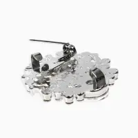 Зажим для кардигана "Ажур", веер, цвет белый в серебре