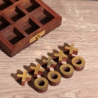 Настольная игра "Крестики-нолики" 10х10 см, дерево шишам, латунь