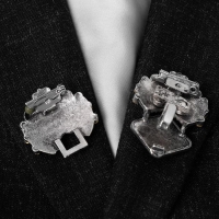 Зажим для кардигана &laquo;Ромб&raquo;, цвет белый в серебре