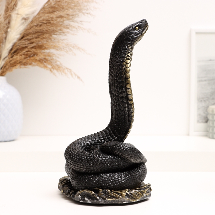 Фигура "Кобра" черная с золотом, 17х13х25см