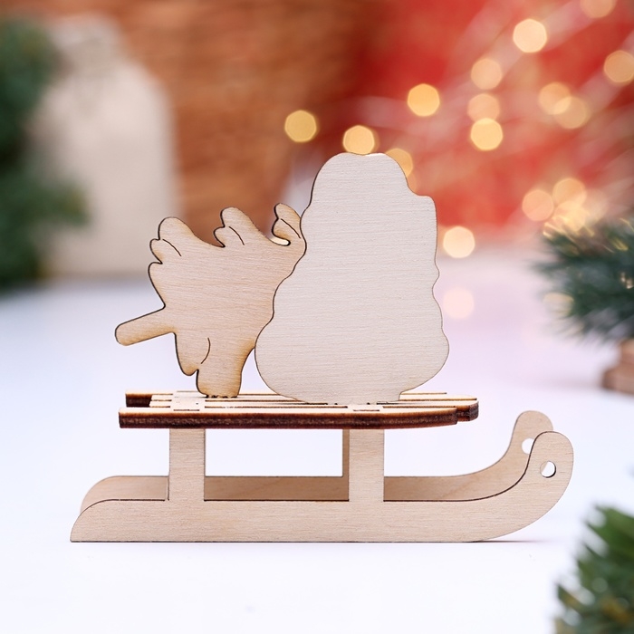 Новый год. Сувенир символ года санки "Змея с ёлочкой", вид 3, 10,5 х 4,7 х 7,8 см