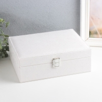 Шкатулка кожзам для украшений "Пионы и лепестки" белая 8,5х23,5х18,5 см Шкатулка кожзам для украшений "Пионы и лепестки" белая 8,5х23,5х18,5 см