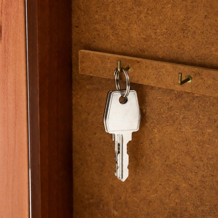 Ключница Ключница "Ключ" орех 16х31 см МИКС