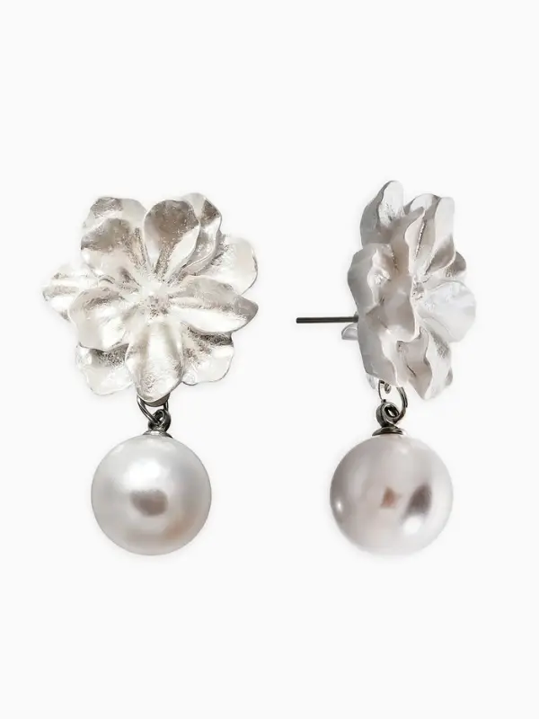 Серьги "Цветок с жемчугом", цвет белый в серебре