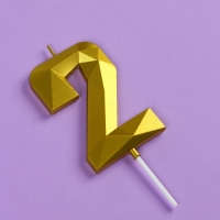 Свеча ГИГАНТ в торт на шпажке &laquo;Грань&raquo;, цифра "2", золотая, 9  см