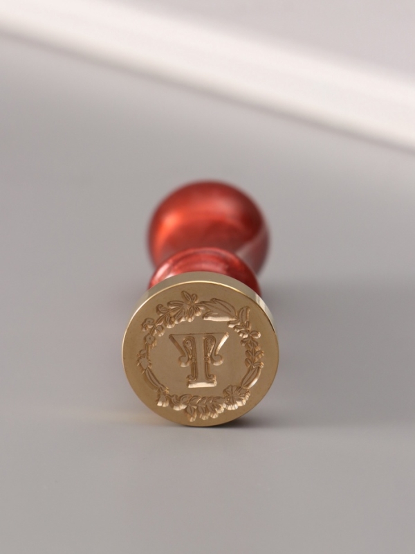 Печать для сургуча с пластиковой ручкой Печать для сургуча с пластиковой ручкой "Венок с буквой T" 2,5х2,5х6,3см