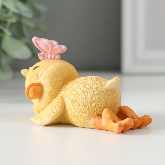 Сувенир полистоун "Спящий утёнок с бабочкой" 8,5х4х5 см