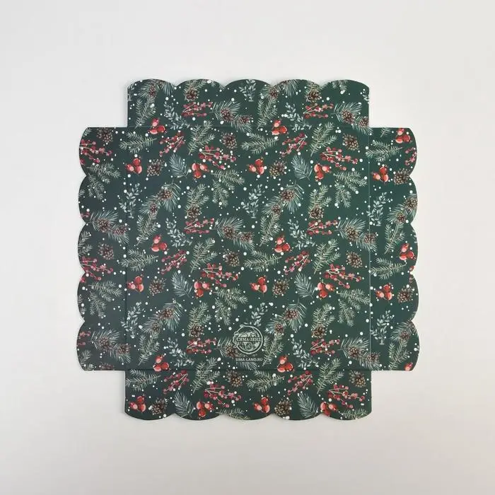 Коробка для кондитерских изделий с пластиковой крышкой &laquo;Венок&raquo;, 15 х 15 х 3 см