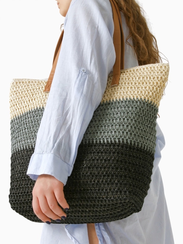 Сумка пляжная Полосы, 47*12*35, отд на молнии, подкладка, беж/серый/черный Сумка пляжная Полосы, 47*12*35, отд на молнии, подкладка, беж/серый/черный