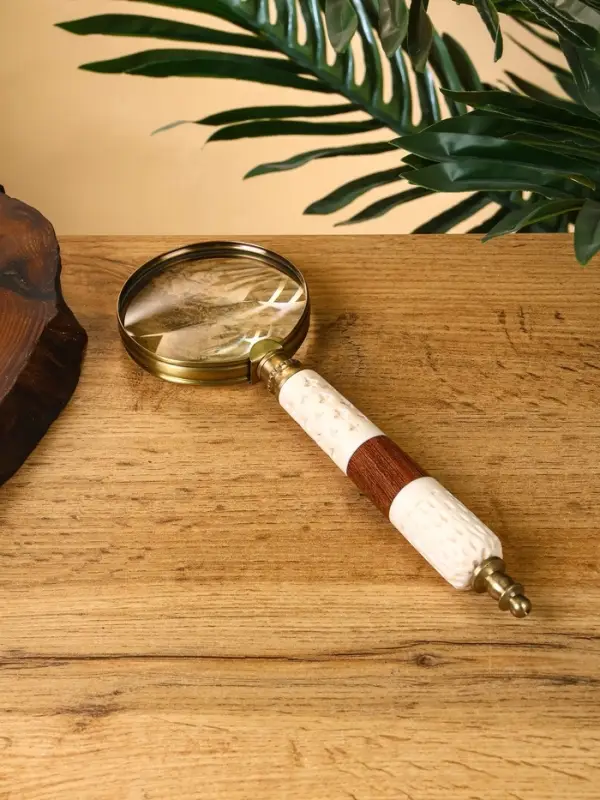 Лупа "Пралине" латунь, смола, манговое дерево 7,5х7,5х23 см