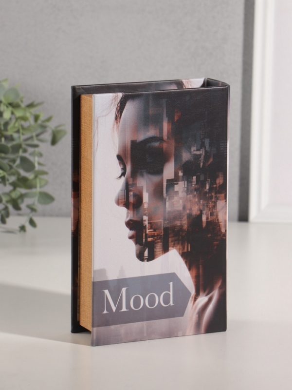 Сейф-книга дерево кожзам "Мегаполис. Девушка. Настроение" 21х13х5 см