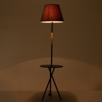 Торшер "Патрисиа" 1х15Вт Е27 со столиком черный/коричневый 40х40х157см Торшер "Патрисиа" 1х15Вт Е27 со столиком черный/коричневый 40х40х157см