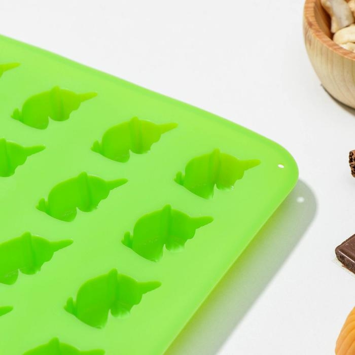 Форма для конфет и шоколада Доляна &laquo;Единорог&raquo;, силикон, 18&times;18&times;1 см, 16 ячеек, цвет МИКС