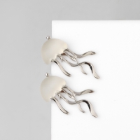 Серьги металл &laquo;Медуза&raquo; миниатюрная, цвет белый