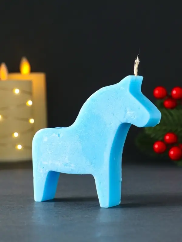 Свеча новогодняя "Лошадка" 110х100 мм, голубой
