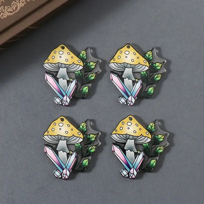 Декор для творчества акрил двусторонний "Мухомор и кристаллы" 3,7х3,3х0,2 см