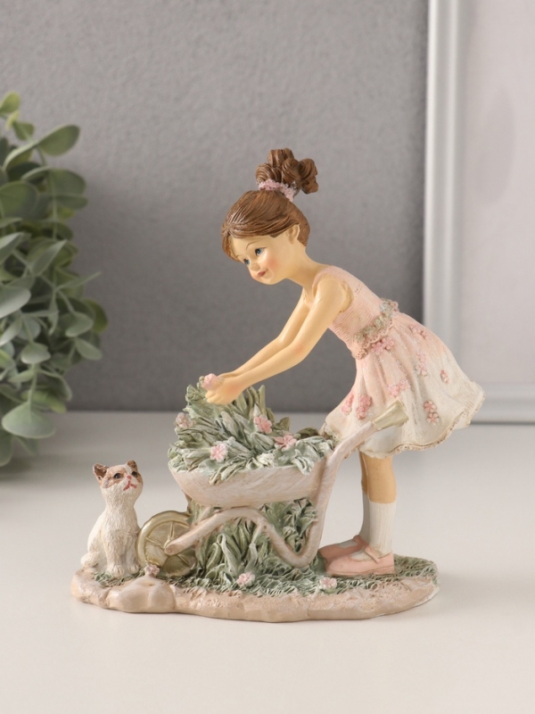 Сувенир полистоун "Девочка с цветами в тачке, с котёнком" розовый 14х6,5х15 см