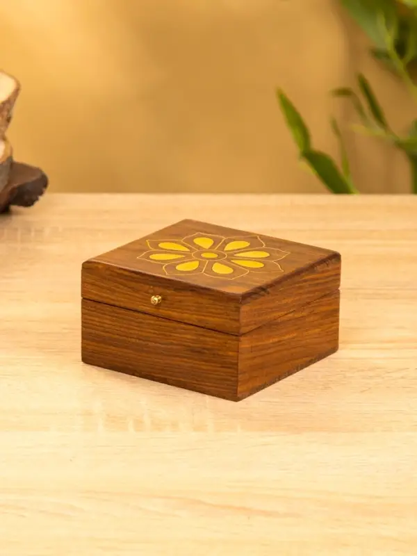 Шкатулка "Цветок" 10х10х6 см, дерево шишам