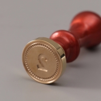 Печать для сургуча с пластиковой ручкой "Классика цифра 2" 2,5х2,5х6,3 см