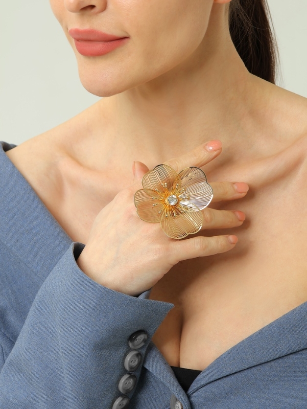 Кольцо «Цветок» стразинка, безразмерное, цвет золото Кольцо «Цветок» стразинка, безразмерное, цвет золото