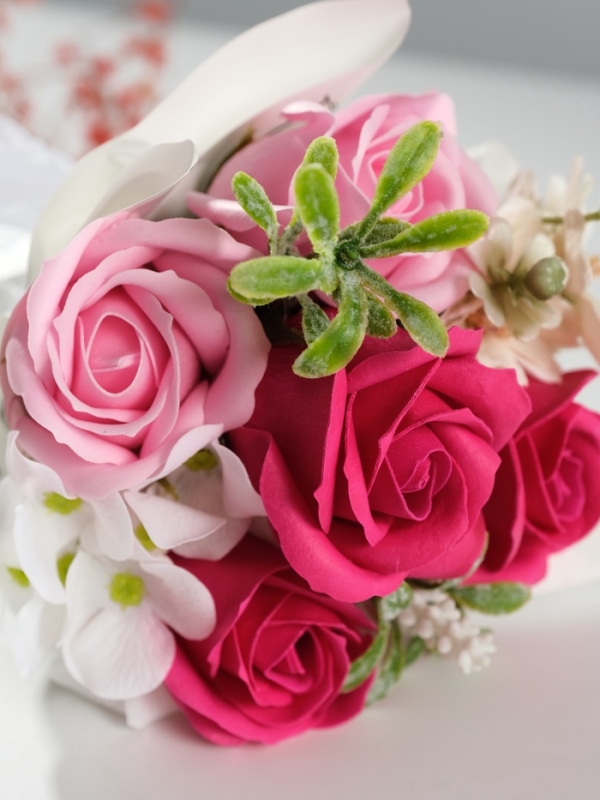 Букет из мыльных лепестков "Розы и флоксы в подарочной упаковке" розовый 12,5х12,5х20,5 см   1066770