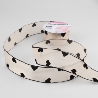 Лента капроновая «Сердечки», с бархатным тиснением, 25 мм × 9,1 ± 0,5 м, цвет бежевый/чёрный Лента капроновая «Сердечки», с бархатным тиснением, 25 мм × 9,1 ± 0,5 м, цвет бежевый/чёрный